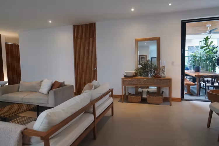 Vivir en Francosta ya es exclusivo… tener 6 habitaciones, es otro nivel.”