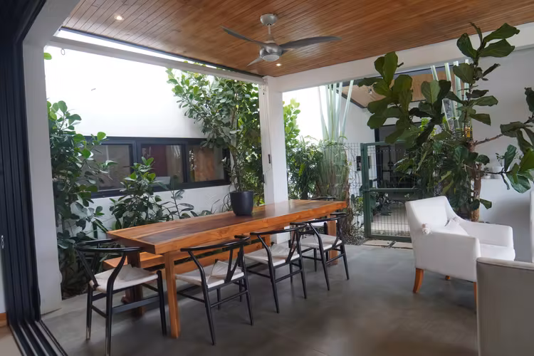 Vivir en Francosta ya es exclusivo… tener 6 habitaciones, es otro nivel.”