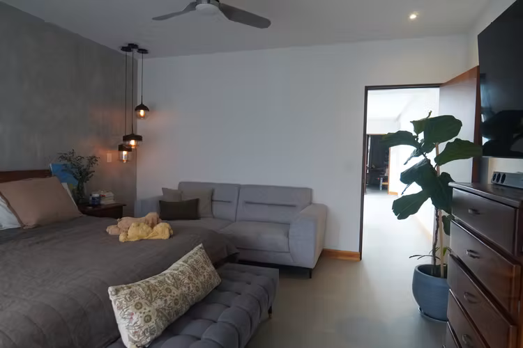 Vivir en Francosta ya es exclusivo… tener 6 habitaciones, es otro nivel.”