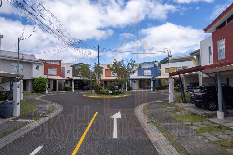 12000 / Venta / Barlovento / Curridabat – Tres Ríos / Esquinera / Moderna / Amenidades - Imagen 3