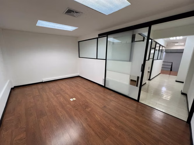 ¡Oficinas en alquiler – espacios funcionales de 140 m² por $2,500! - Imagen 9