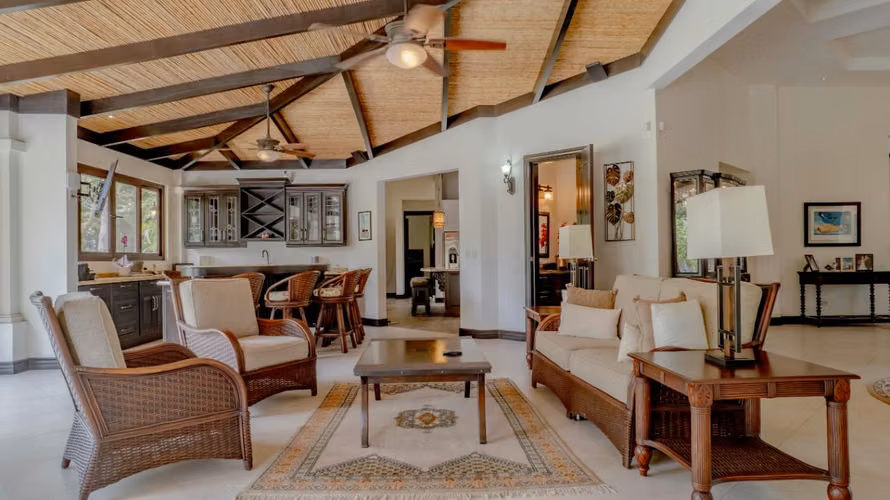 Casa Frente a Golf con Amenidades Fabulosas en Venta en Hacienda Los Reyes