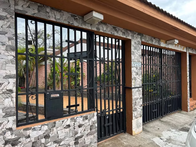 HOUSE FOR SALE IN HEREDIA