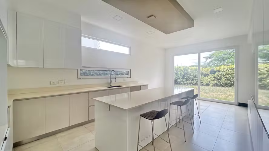 VENTA | RESIDENCIA DE DOS NIVELES DE LUJO EN LINDORA, SANTA ANA - Imagen 6