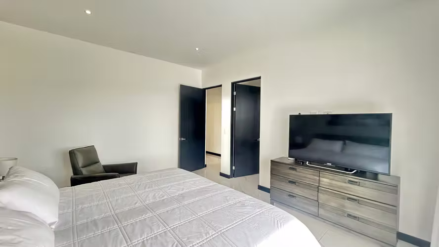 VENTA o ALQUILER | ELEGANCIA, VISTA Y EXCLUSIVIDAD EN GUACHIPELÍN NORTE, ESCAZÚ