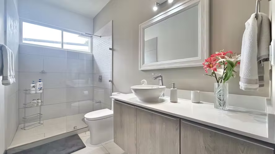 VENTA o ALQUILER | ELEGANCIA, VISTA Y EXCLUSIVIDAD EN GUACHIPELÍN NORTE, ESCAZÚ