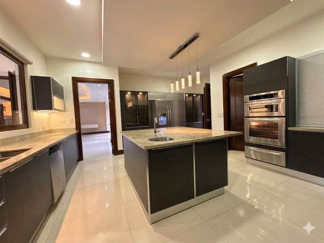 VENTA DE CASA EN BOSQUES DE LINDORA*
