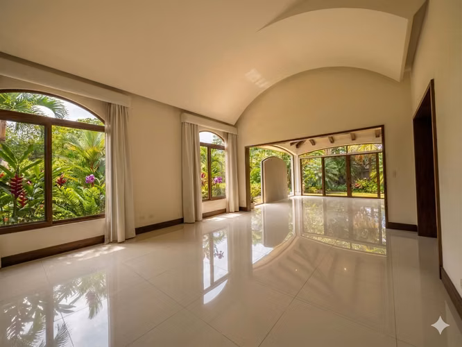 VENTA DE CASA EN BOSQUES DE LINDORA*