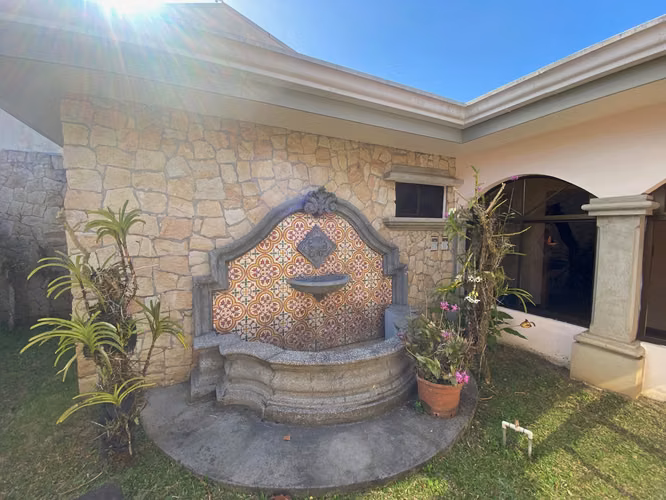 Venta de Amplia Casa de una planta, Altamonte Granadilla. 5948 - Imagen 4