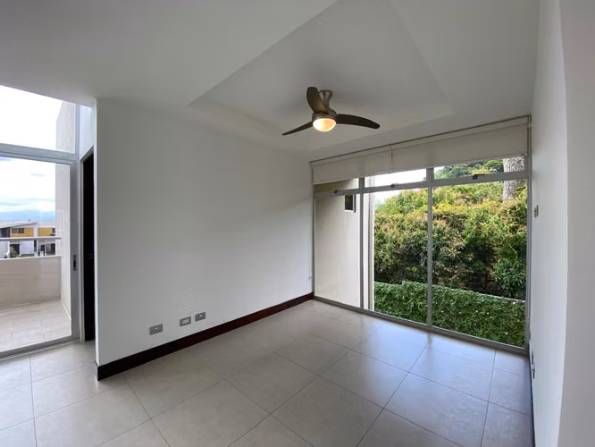 Alquiler de hermosa casa en Condominio Rio Oro - Imagen 10