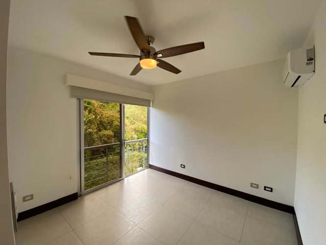 Alquiler de hermosa casa en Condominio Rio Oro - Imagen 16