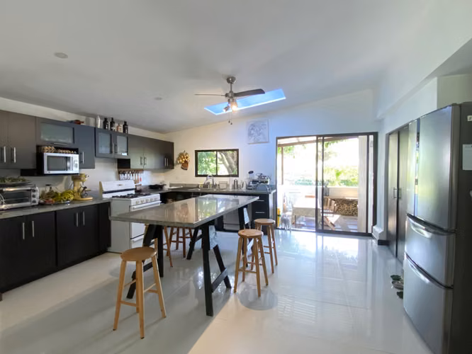 Se vende casa independiente + apartamento en Santa Ana - Imagen 10