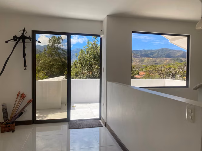 Se vende casa independiente + apartamento en Santa Ana - Imagen 5
