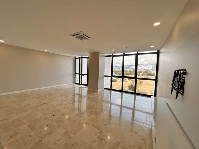 Alquiler de apartamento de lujo amplio. La Sabana. - Imagen 3
