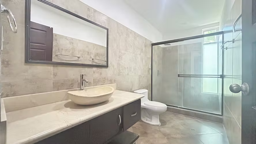  ¡Alquiler de Apartamento 3 Hab. 2,5 Baños en Condominio en Guachipelín Norte!  - Imagen 15