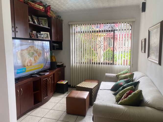 Se vende casa independiente en Guayabos, Curridabat - Imagen 5