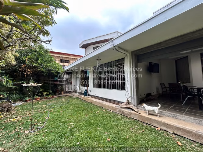 Casa en Lomas de Ayarco | 4 hab | jardín | seguridad