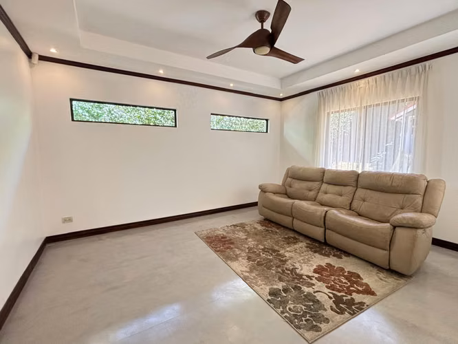 Casa en Venta en Santa Ana – $520,000 USD K.V - Imagen 4