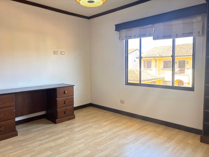  Casa en Venta en Santa Ana – $520,000 USD K.V - Imagen 13