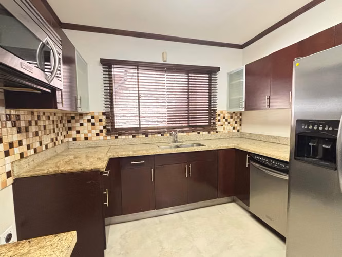  Casa en Venta en Santa Ana – $520,000 USD K.V - Imagen 9