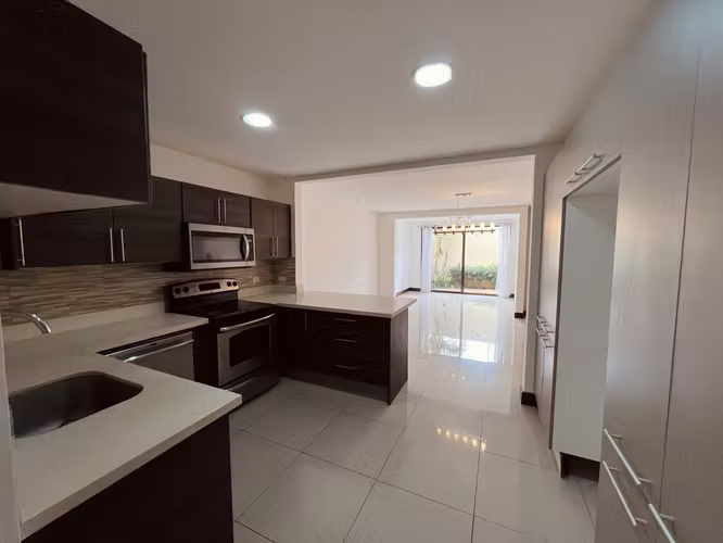  Exclusiva Casa en Venta Condominio en Pozos de Santa Ana – Ubicación Privilegiada - Imagen 4