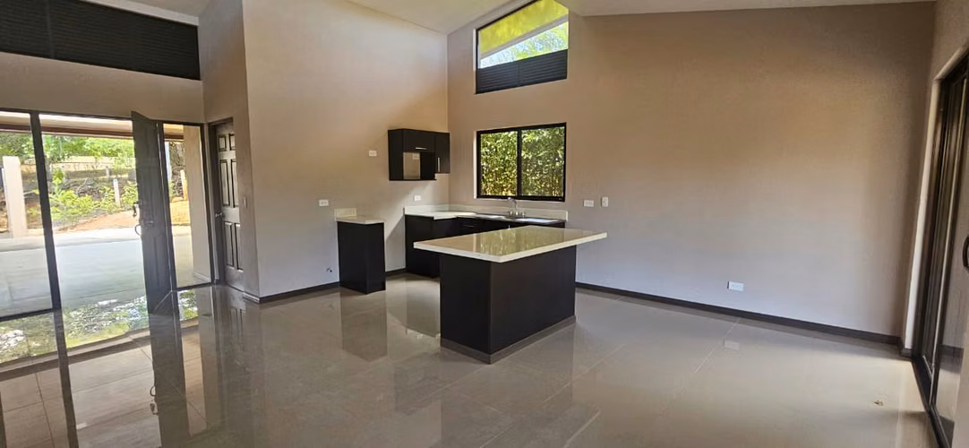 Casa nueva con lote amplio en Hacienda Mi Quinta - Imagen 10