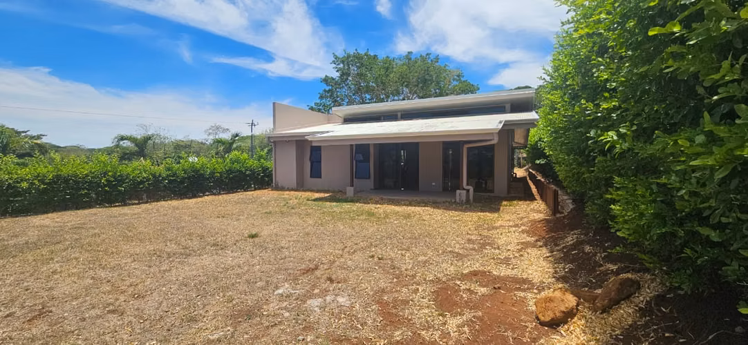 Casa nueva con lote amplio en Hacienda Mi Quinta - Imagen 12
