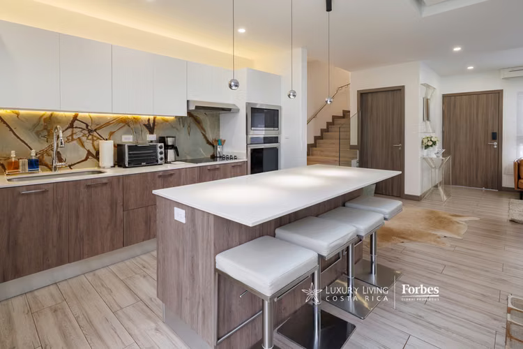 21374 - Casa de lujo turn-key en condominio San Antonio Urbano, Escazú - Imagen 6