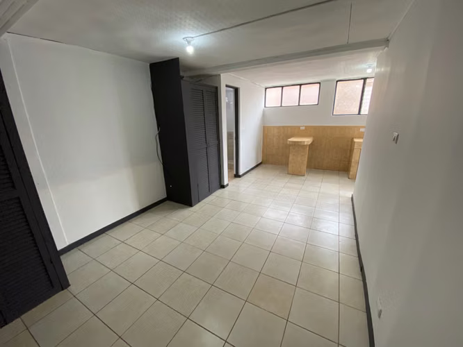 CURRIDABAT APARTAMENTO DESDE 27 DE AGOSTO TODO INCLUIDO LUZ AGUA INTERNET 190.000 - Imagen 10