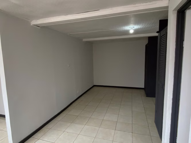 CURRIDABAT APARTAMENTO DESDE 27 DE AGOSTO TODO INCLUIDO LUZ AGUA INTERNET 190.000 - Imagen 11