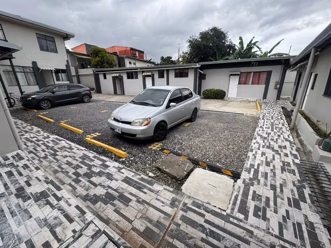 CURRIDABAT APARTAMENTO DESDE 27 DE AGOSTO TODO INCLUIDO LUZ AGUA INTERNET 190.000 - Imagen 17