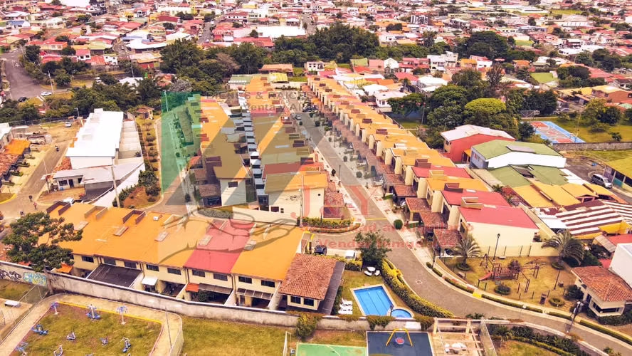 Venta de casa en Mercedes norte  de Heredia