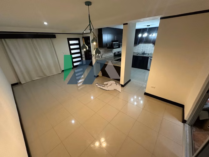 Venta de casa en Mercedes norte  de Heredia