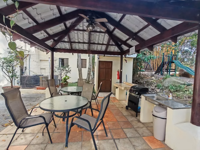 Se alquila apartamento amoblado en Escazú. Cerca de todo. - Imagen 19