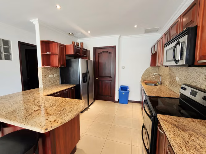 Se alquila apartamento amoblado en Escazú. Cerca de todo. - Imagen 6
