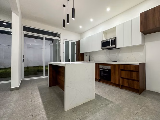 Venta de casa nueva en San Rafael de Heredia