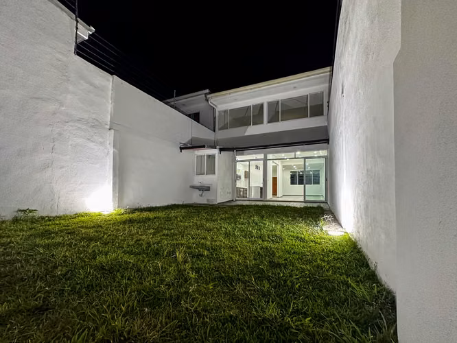 Venta de casa nueva en San Rafael de Heredia