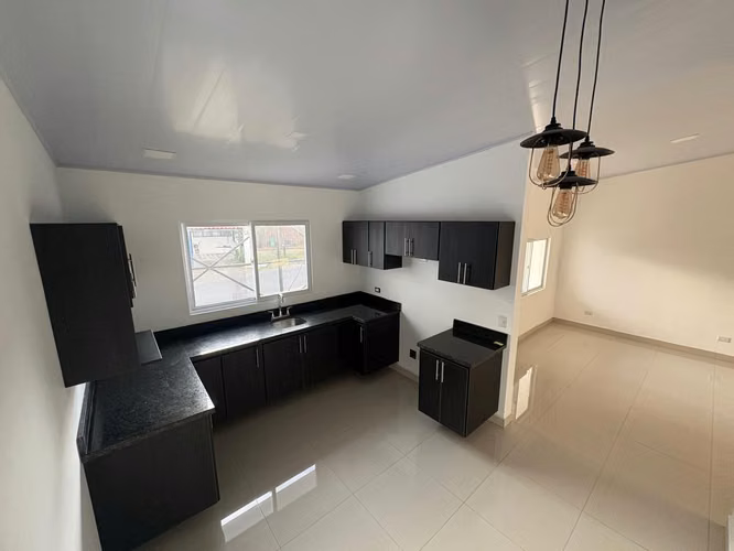Estrena casa en Santo Domingo de Heredia