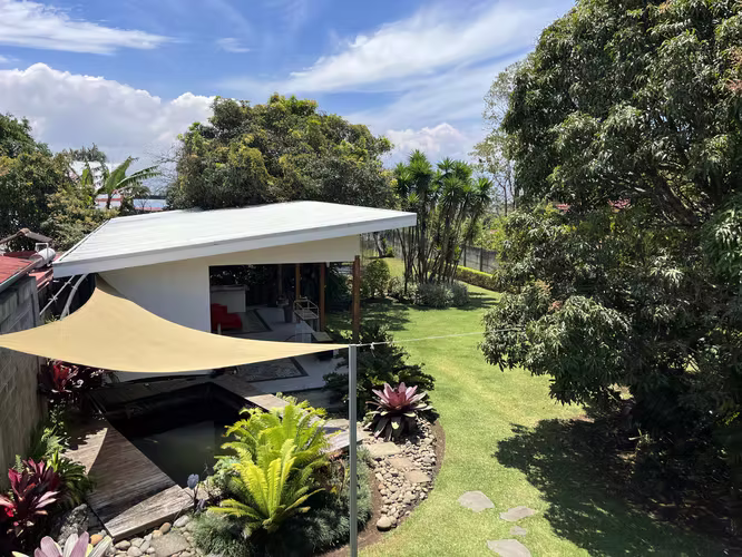 Casa en venta en Ángeles de San Rafael Heredia, elegante casa y amplias zonas verdes