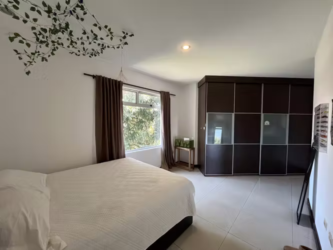 Casa en venta en Ángeles de San Rafael Heredia, elegante casa y amplias zonas verdes