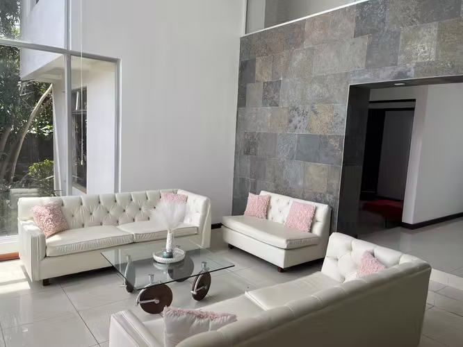 Casa en venta en Ángeles de San Rafael Heredia, elegante casa y amplias zonas verdes