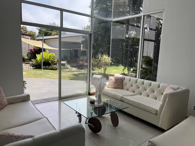 Casa en venta en Ángeles de San Rafael Heredia, elegante casa y amplias zonas verdes