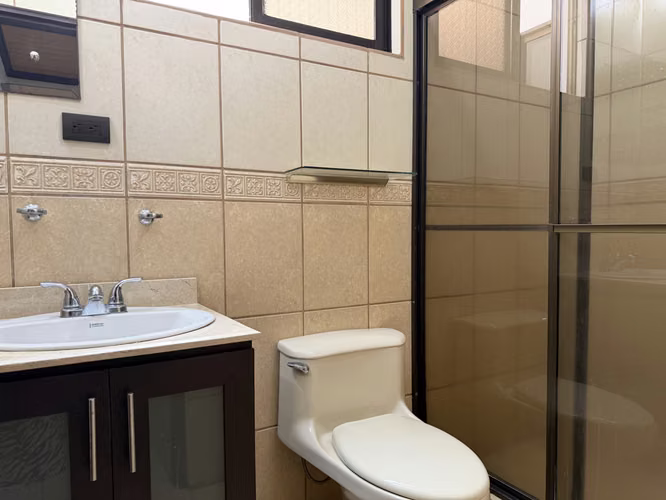 INVERSIÓN PREMIUM EN ESCAZÚ  2 CASAS | ALTA RENTABILIDAD | TREJOS MONTEALEGRE | $400,000 - Imagen 11