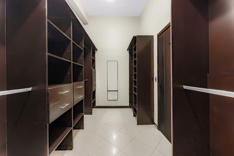 Exclusivo Penthouse de 2 Niveles: Vistas Panorámicas y Amplitud en Escazú - Imagen 16