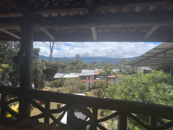 Se vende hermosa Cabaña en paraíso de Cartago
