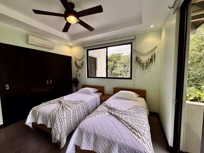 Live the Beach Life - Prime Condo Close to Everything