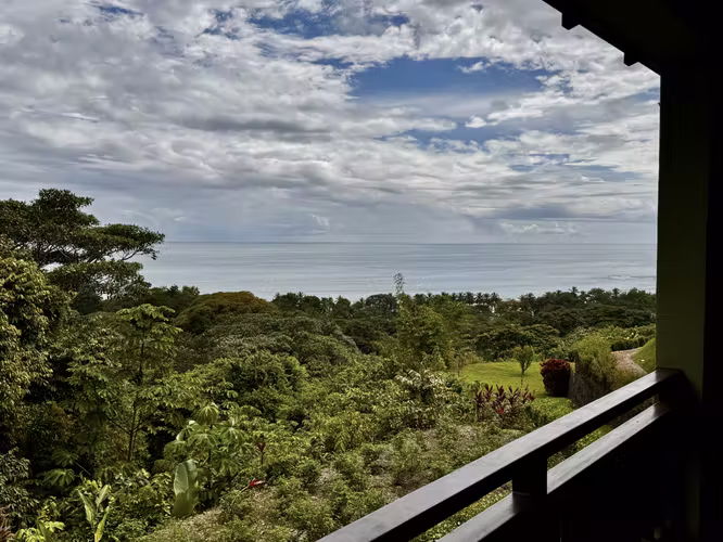 Live the Beach Life - Prime Condo Close to Everything