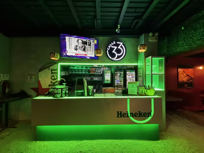 Alquiler doble barra bebidas frozen y gastronomía Barrio Escalante Mercado Gastronómico