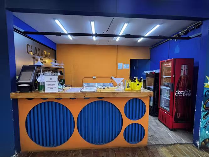 Alquiler doble barra bebidas frozen y gastronomía Barrio Escalante Mercado Gastronómico