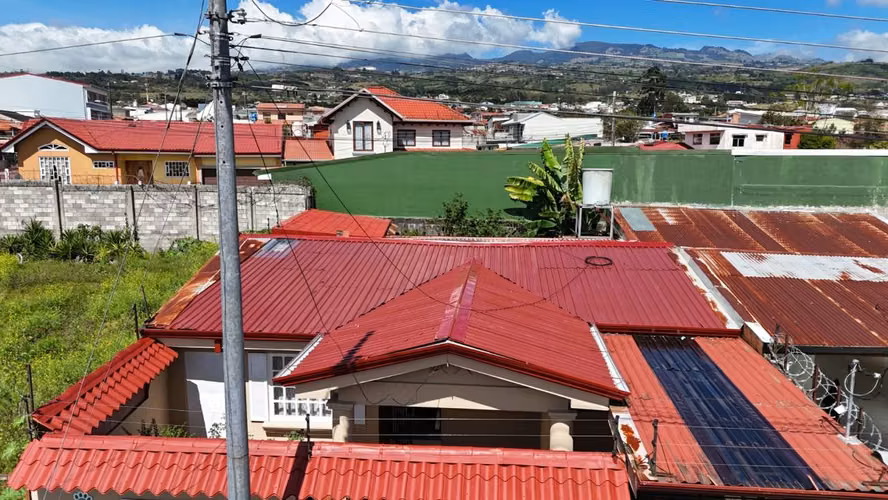 Casa en urbanización Sanabria en San Rafael Oreamuno de Cartago MML